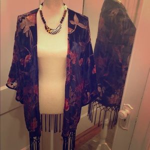 SKIES ARE BLUE 1X Violet Velvet Floral Kimono